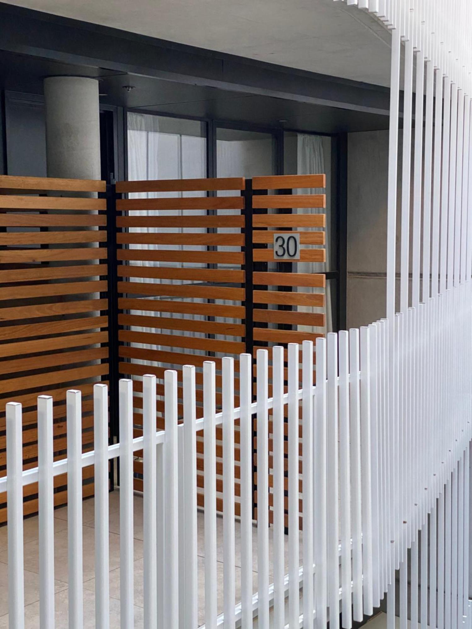 The Gallery Luxe 1 Bedroom Executive Apartment In The Heart Of Braddon Wine Secure Parking Wifi Canberra Kültér fotó