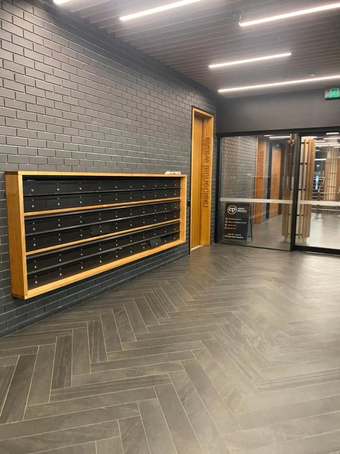 The Gallery Luxe 1 Bedroom Executive Apartment In The Heart Of Braddon Wine Secure Parking Wifi Canberra Kültér fotó
