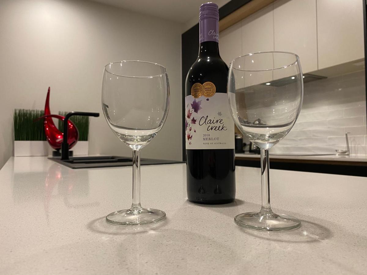 The Gallery Luxe 1 Bedroom Executive Apartment In The Heart Of Braddon Wine Secure Parking Wifi Canberra Kültér fotó